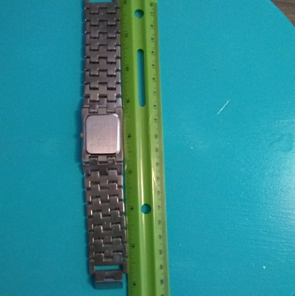 Vintage Geoffrey Beene Watch - Picture 7 of 8